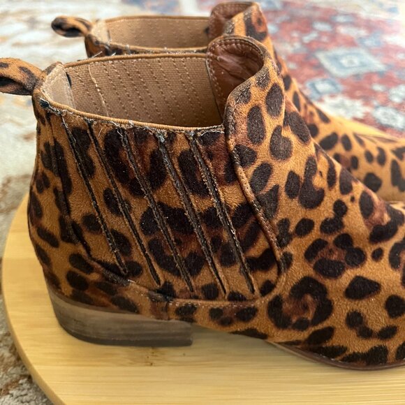 A Rider Girl Leopard Print Faux Suede Booties, Women's Size EU 39; US 8.5 - Picture 2 of 10